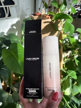 Laura Mercier Translucent Hydrating Setting Spray Ultra-Blur - 3.6oz